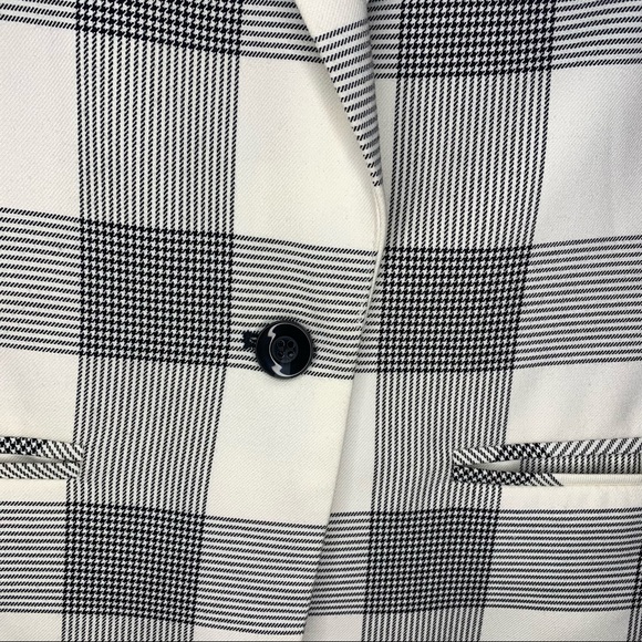 Women’s Blazer - Picture 7 of 8